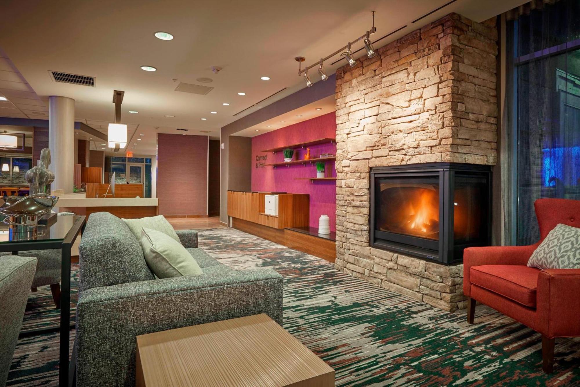 Hotel Fairfield & By Marriott Centralia Grand Mound